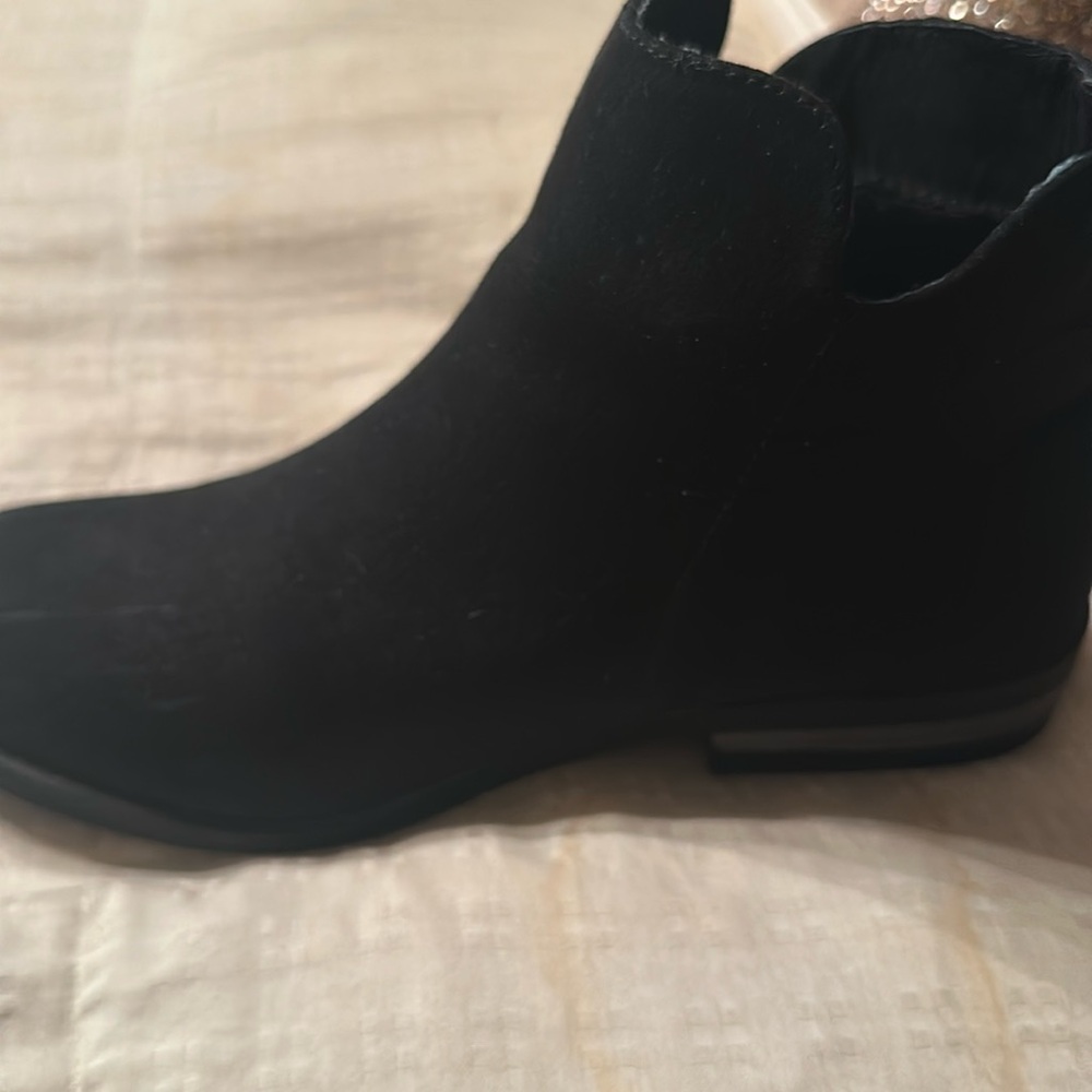 Worn twice girls black booties